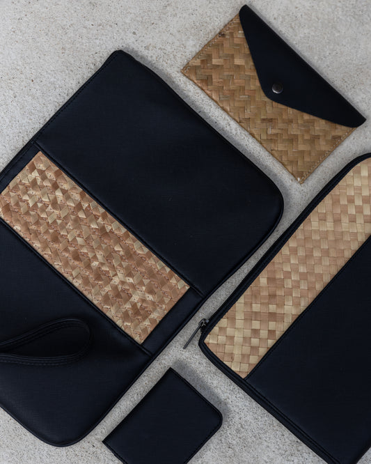 Cove Rattan & Leather Organization Pouch