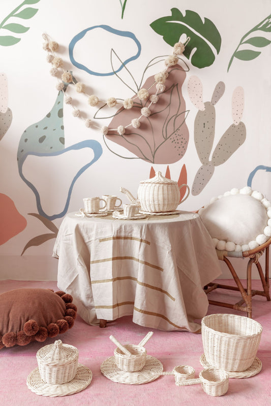 Pom Pom Raffia Garland