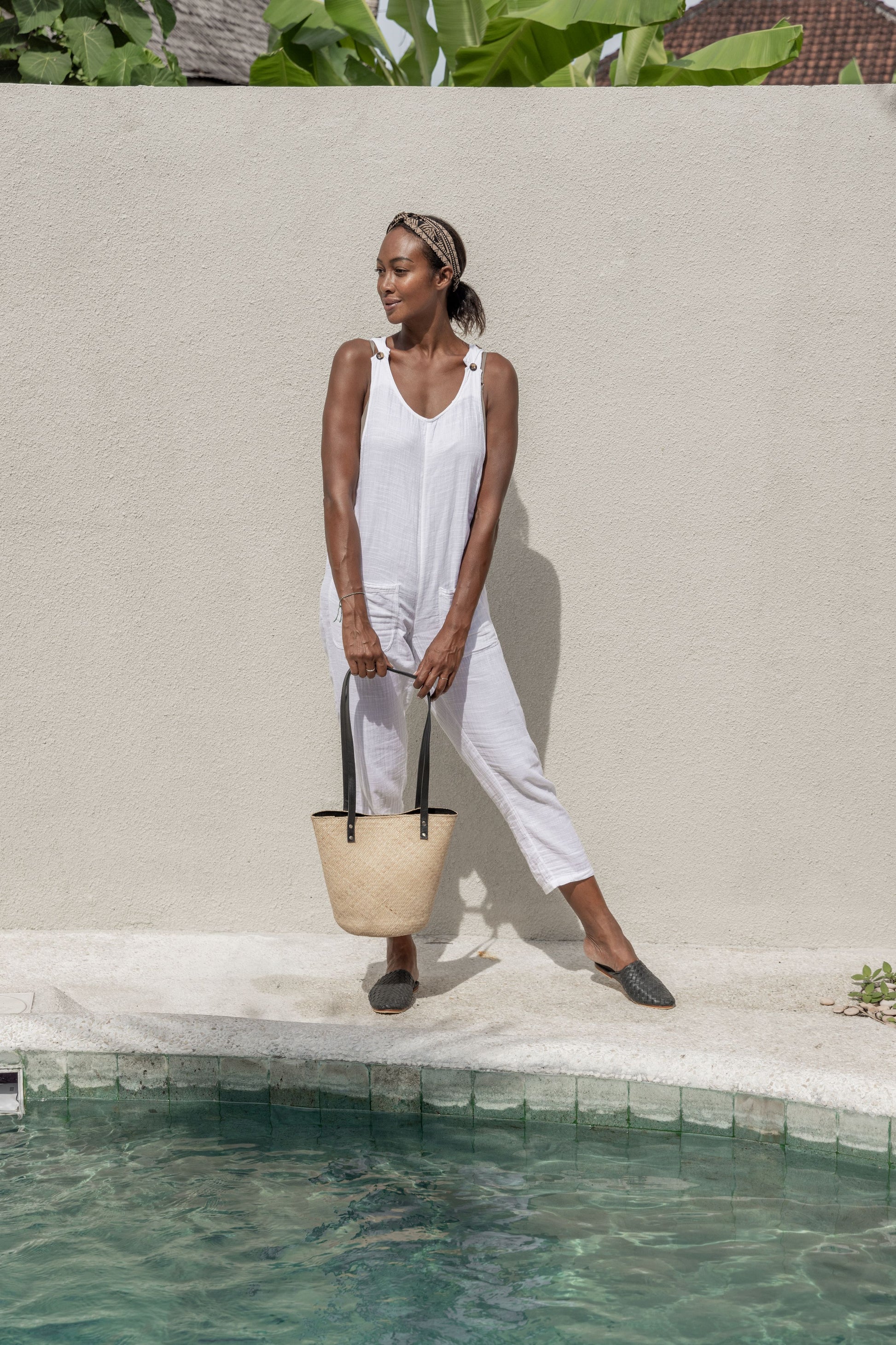 Praya Leather Tote handmade by Village Thrive using natural materials.